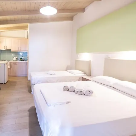 Korakakis アパート フィニクーダ