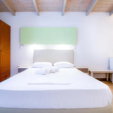 Korakakis アパート フィニクーダ